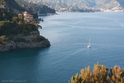 Fotografia di un tratto di costa vista dall'alto presso Portofino